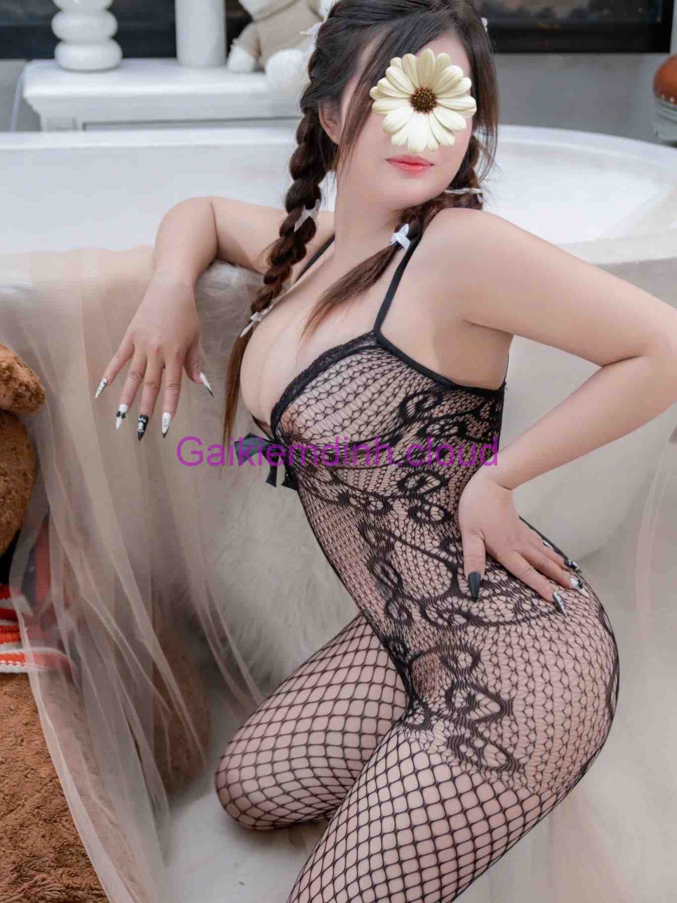 Thảo Nhi – Xinh Đẹp Dâm Ngoan Nhiệt Tình, Giá Rẻ Chất Lượng Tại Quận 9